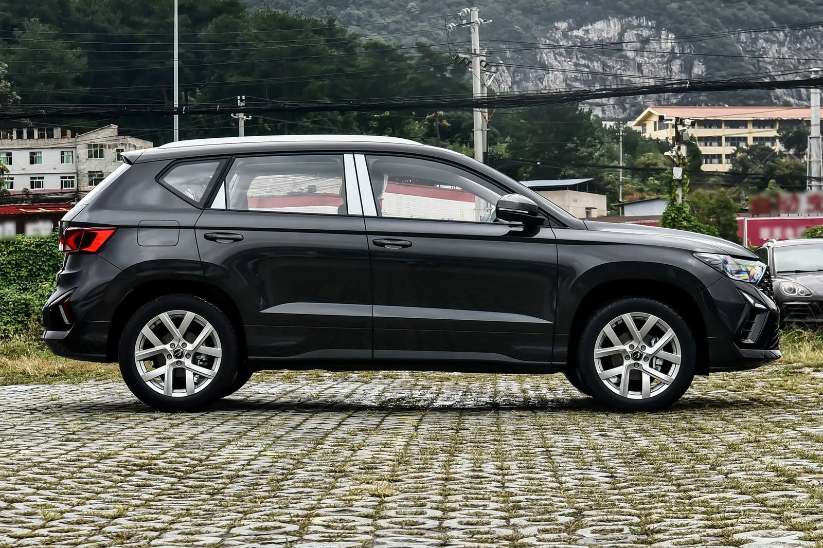 Jetta VS5 — салон и панель приборов